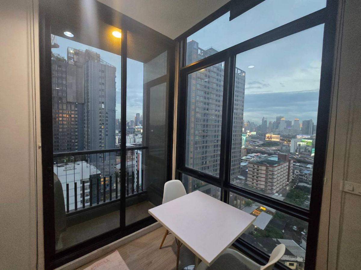 picture For rent 1 bedroom (Corner  Room)  BTS Victory Monument Station **  - 5/9