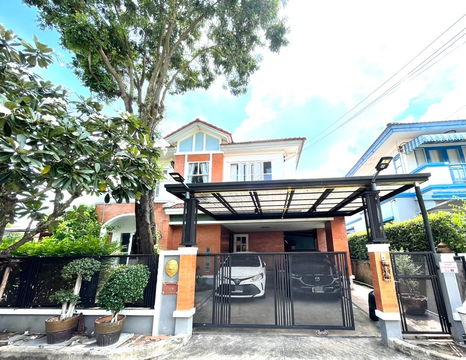 ขายบ้านเดี่ยว 2 ชั้น ติดริมสระน้ำโครงการ หมู่บ้าน กฤษดานคร 25 มีสนามกอล์ฟในโครงการ เหมาะซื้ออยู่อาศัยพักผ่อนหย่อนใจ บรรยากาศดี เงียบสงบ