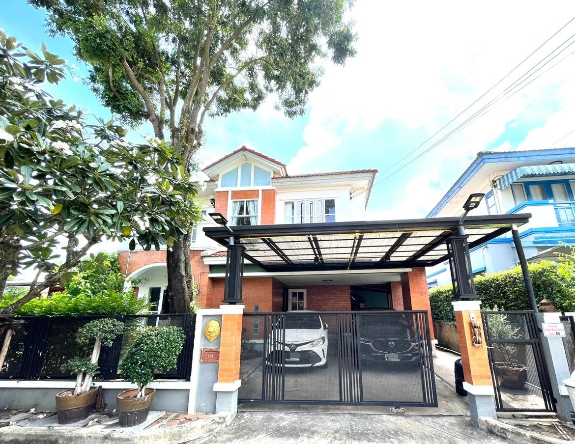 รูป ขายบ้านเดี่ยว 2 ชั้น ติดริมสระน้ำโครงการ หมู่บ้าน กฤษดานคร 25 มีสนามกอล์ฟในโครงการ เหมาะซื้ออยู่อาศัยพักผ่อนหย่อนใจ บรรยากาศดี เงียบสงบ - รูปที่ 1/13