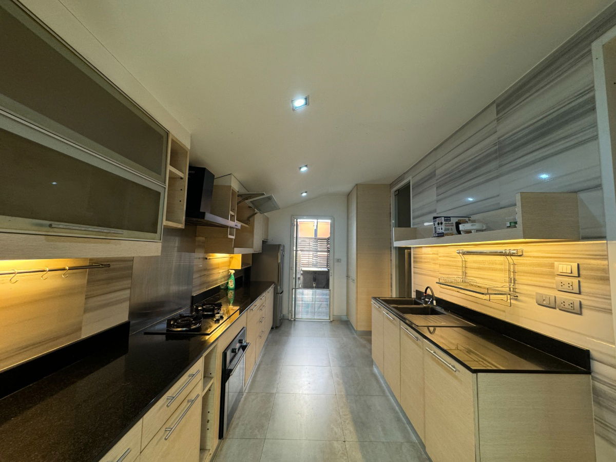 picture P0107 Golden Nakara – Spacious Luxury Home in Central Bangkok - 27/40