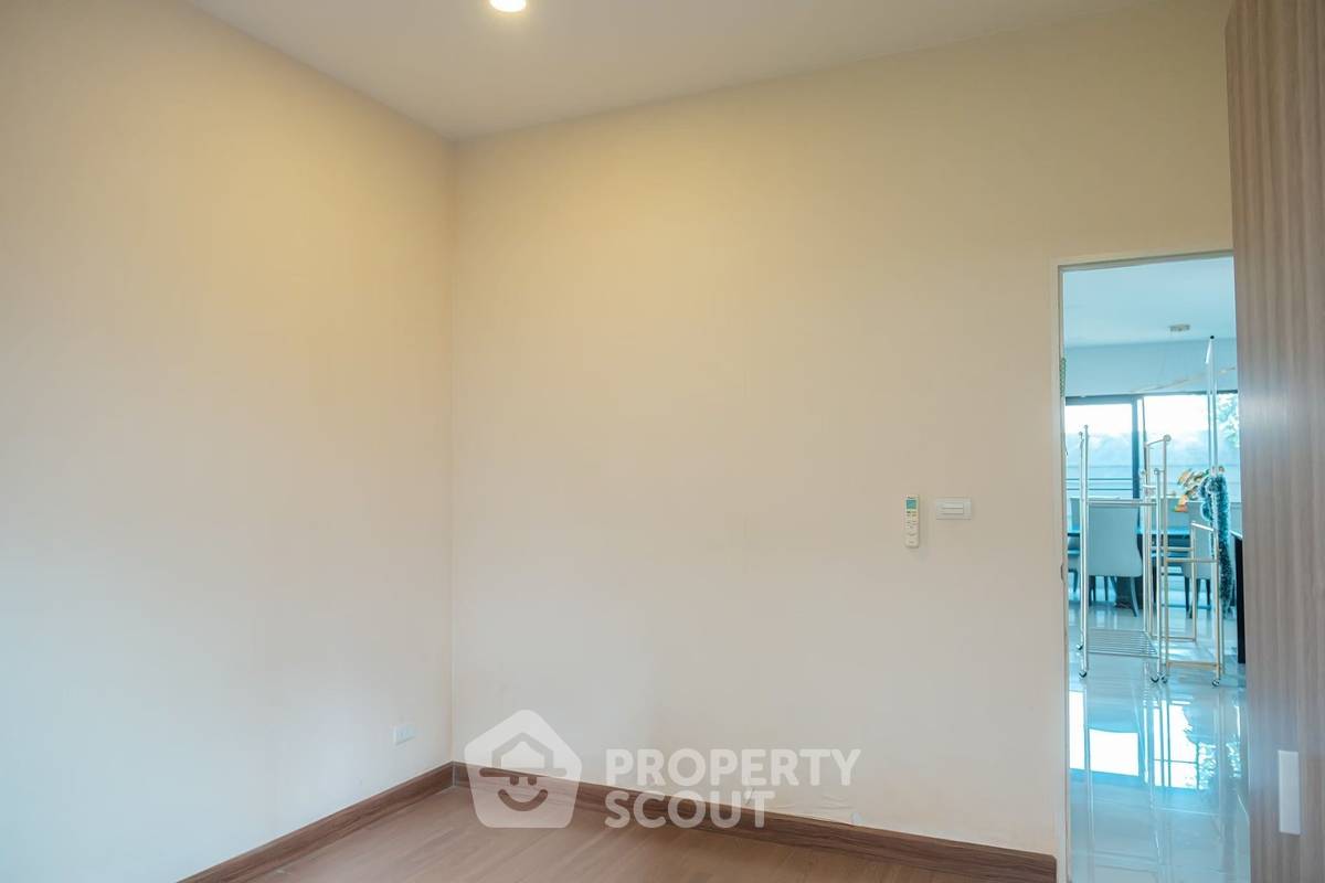 picture 5-BR House in Wat Chalo (ID 2059479) - 14/40