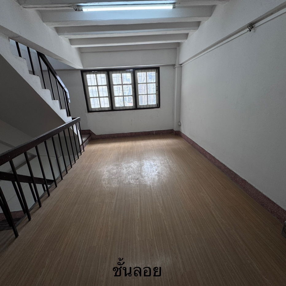 picture WS1558 🏢 Commercial building for rent, 3.5 floors, Phatthanakan 57/1, next to 8-lane main road, cars pass all day! Only 35,000 baht/month - 11/21