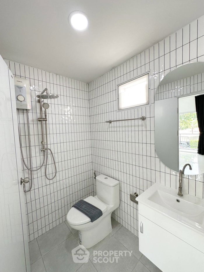 picture 6-BR Villa close to Pattaya (ID 1229337) - 25/34