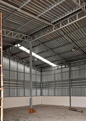 โรงงานให้เช่า : โกดังให้เช่า ติดถนน บางนา-ตราด ทำเลศักยภาพ ใกล้สนามบินสุวรรณภูมิ และนิคมอมตะนคร นิคมเวลโกรว์  เดินทางสะดวกไปท่าเรือแหลมฉบังและถนนสายหลัก
