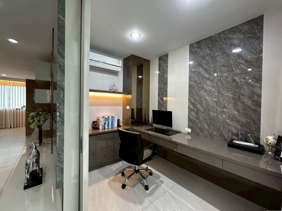 picture Luxury 4-Storey Townhome in Prime Rama 3 Location | Cote Maison - 3/12