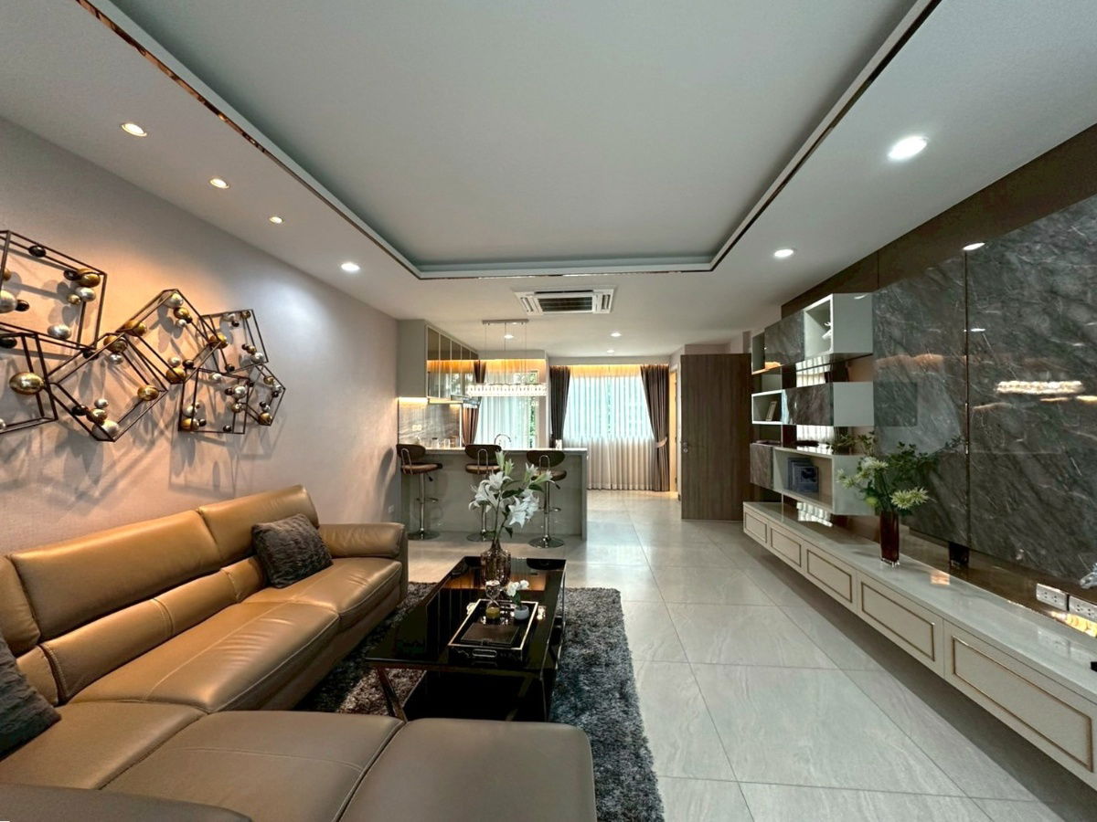 picture Luxury 4-Storey Townhome in Prime Rama 3 Location | Cote Maison - 2/12