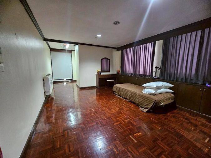 ขายคอนโด 3 ห้องนอน 195 ตร.ม. บ้าน พร้อมพงษ์