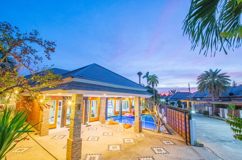 Private House with Swimmimg Pool for  rent in Huay Yai