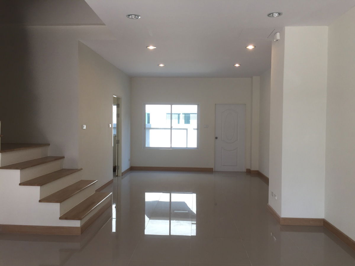 picture For rent Townhouse 32 sq.w. Grand de Ville Srinakarin - 3/17