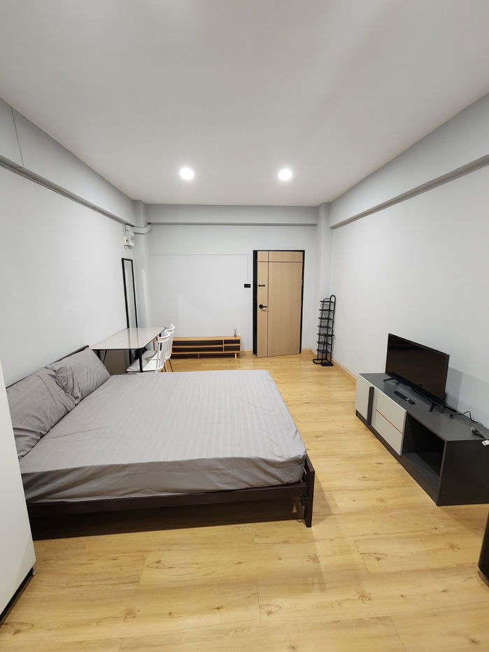 รูป ขาย คอนโด 🏡 ใกล้รถไฟฟ้าแอร์พอร์ตลิงค์รามคำแหง 🚅 เดินได้ 250 เมตร (ห้องใหม่ แต่งสวย) 🤩🥳✨ - รูปที่ 4/20