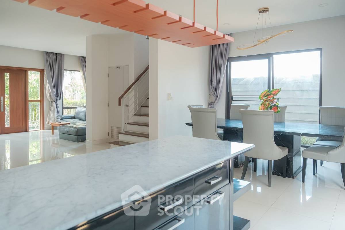 picture 5-BR House in Wat Chalo (ID 2059479) - 5/40