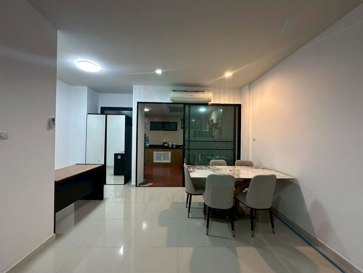picture 🚩 For Rent 3-story Townhouse ECO SPACE BANGNA - WONGWAEN 2 bedroom 3 bathroom - 1/8