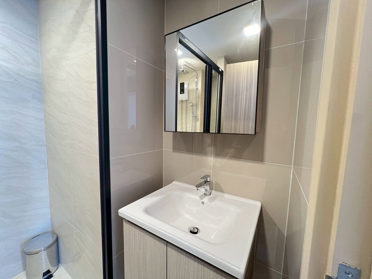 Base rise Phuket condo fore rent,new & beautiful room, cheap price - image 6