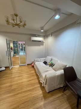 For sale: 2-storey townhouse, newly renovated, Soi Pho Pan 14 (Asok-Din Daeng), fully furnished, near MRT Rama 9
