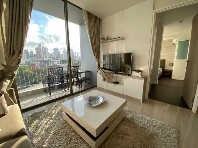 Downtown Sukhumvit 49 For Rent /1 ห้องนอน เลี้ยงสัตว์ได้อย่างเปิดเผย Line @joinmeliving