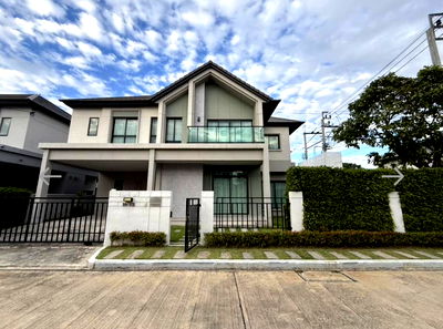 Houses for sale :  2-storey single house, Life Bangkok Boulevard, Rama 5, price 13,950,000 baht, 72 sq.w., 274 sq.m. 0958195559 @infinitycondo