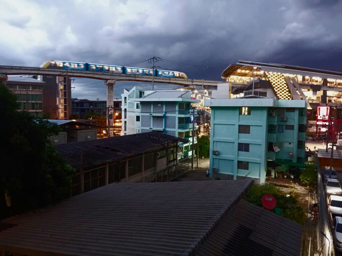 picture To rent an exclusive room at Living Place Condominium in the beginning of Lad Prao 140  - 18/34