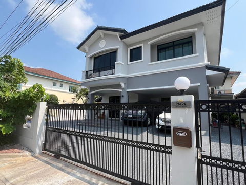 P0110 ขายบ้านเดี่ยว 2 ชั้น หมู่บ้านมัณฑนา (ศรีนครินทร์–บางนา) โดย Land & Houses
