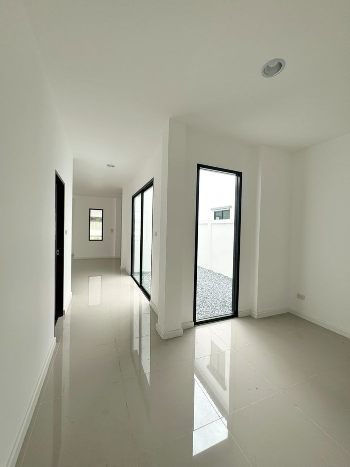 picture 2-storey detached house, modern style - 9/17