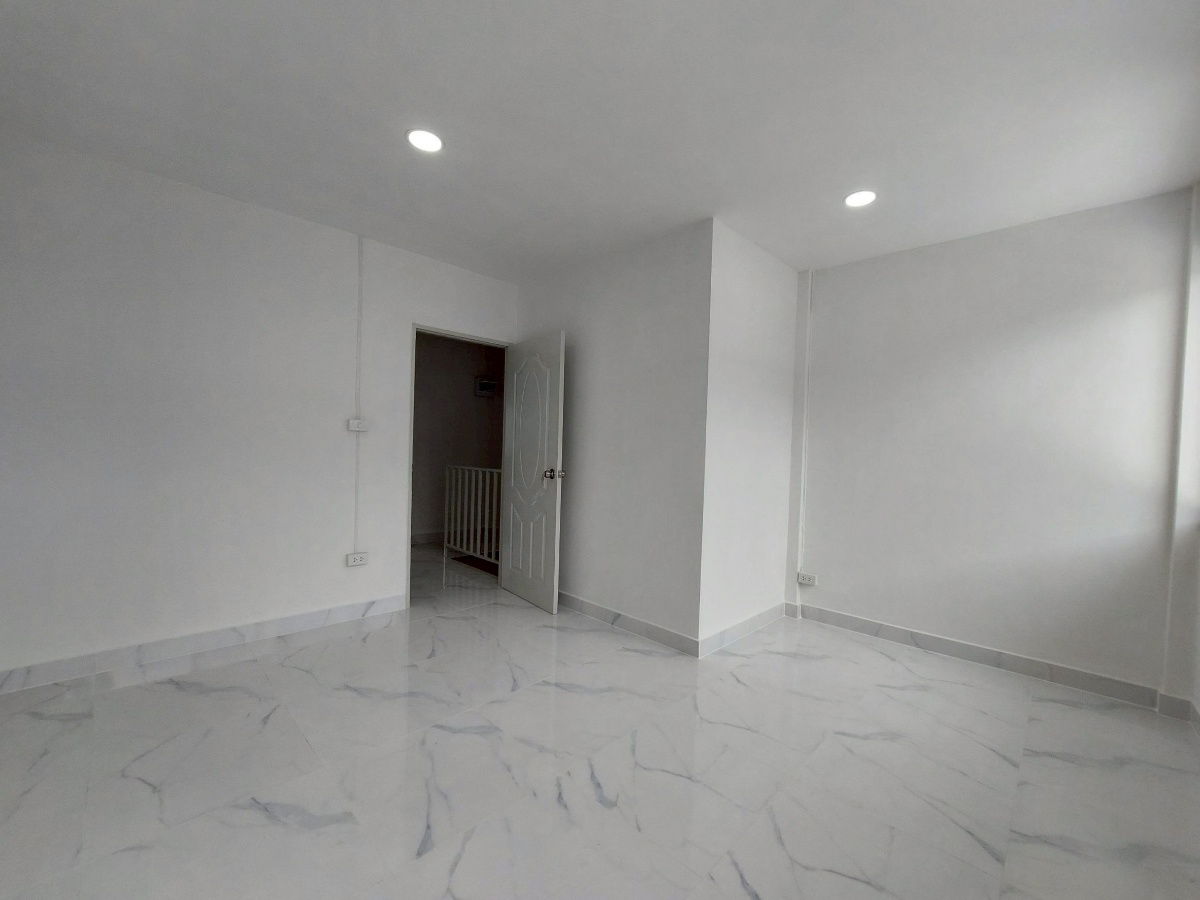 รูป ขายบ้านมือสอง ทาวน์เฮ้าส์ 2 ชั้น หมู่บ้านเปรมปรีดิ์ - รูปที่ 11/12