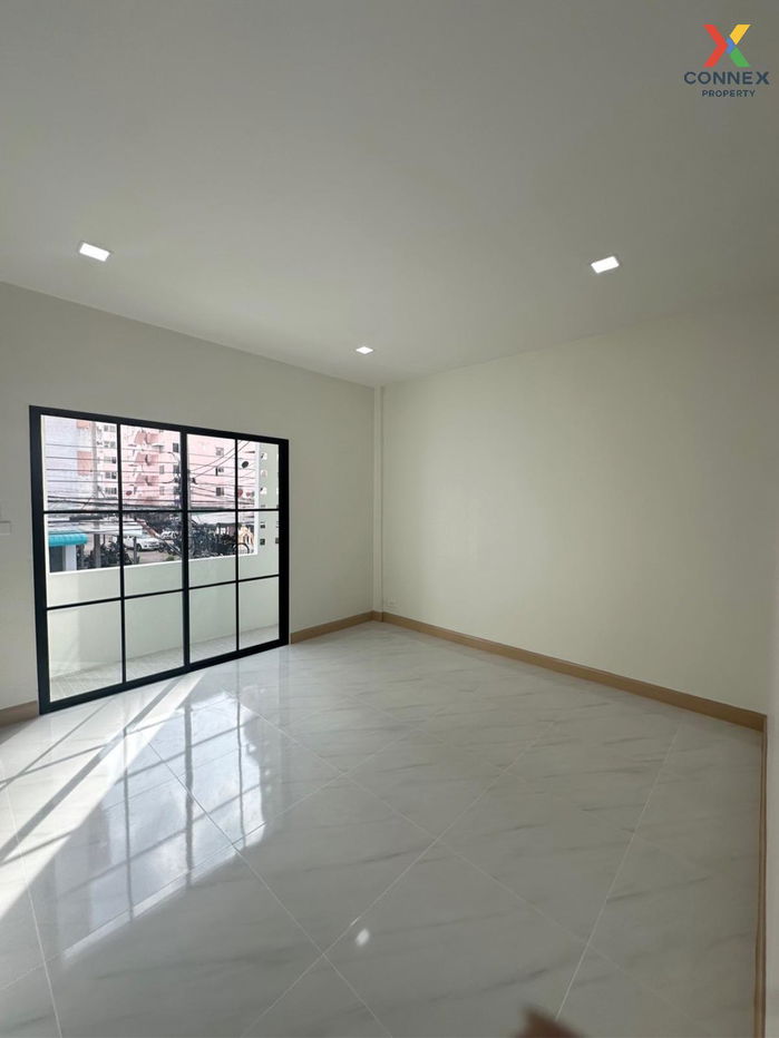 picture For Sale Townhouse/Townhome  , Indraview Phraya Suren 19 , Bang Chan , Khlong Sam Wa , Bangkok , CX-125900 ✅ Live chat with us ADD LINE @connexproperty ✅  - 12/12