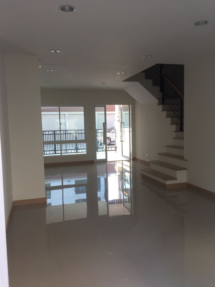 picture For rent Townhouse 32 sq.w. Grand de Ville Srinakarin - 6/17