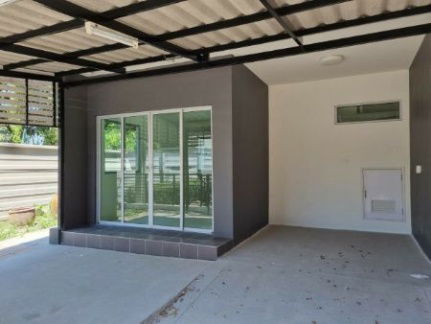 picture Selling a Townhome at The Connect 12, Klong Kaew 37 Alley, 97.85 sqm, 28.7 sq. wah, corner unit. - 7/12