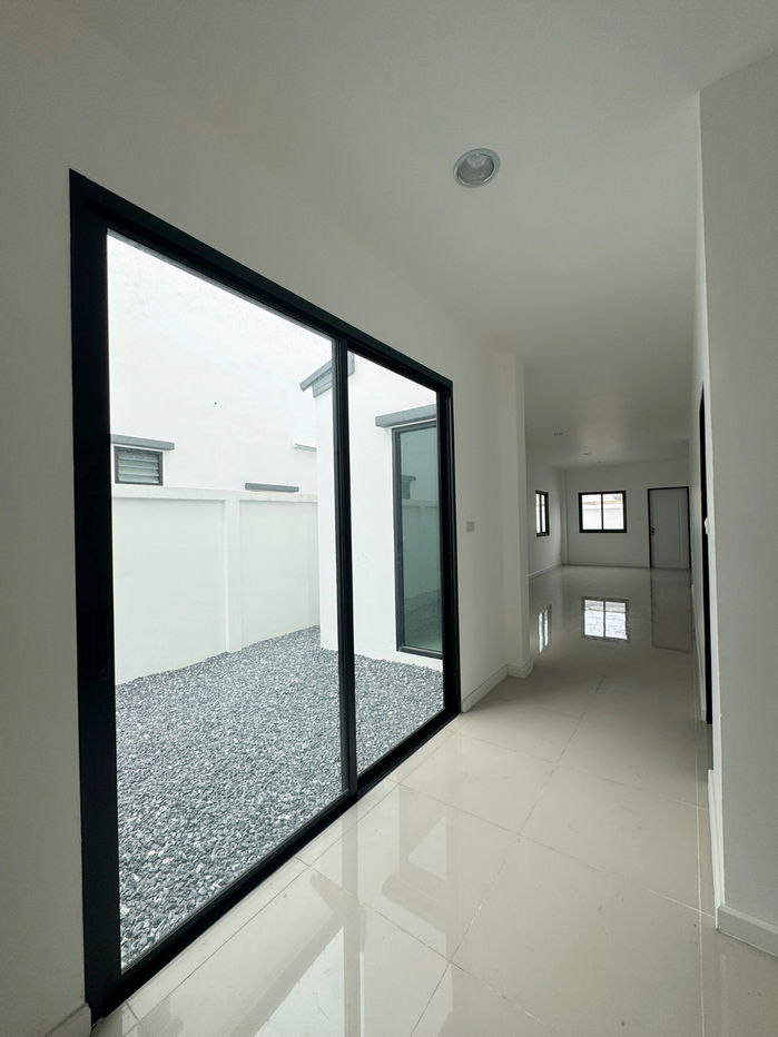 picture 2-storey detached house, modern style - 8/17