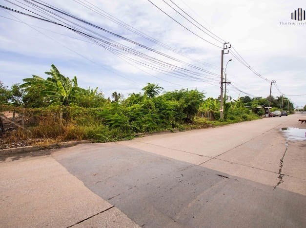 picture  Rarely on the market! Large Land Plot for Sale – 600 sq.wah in Petchmontol Green Project, Bangbon 5 Road - 11/14