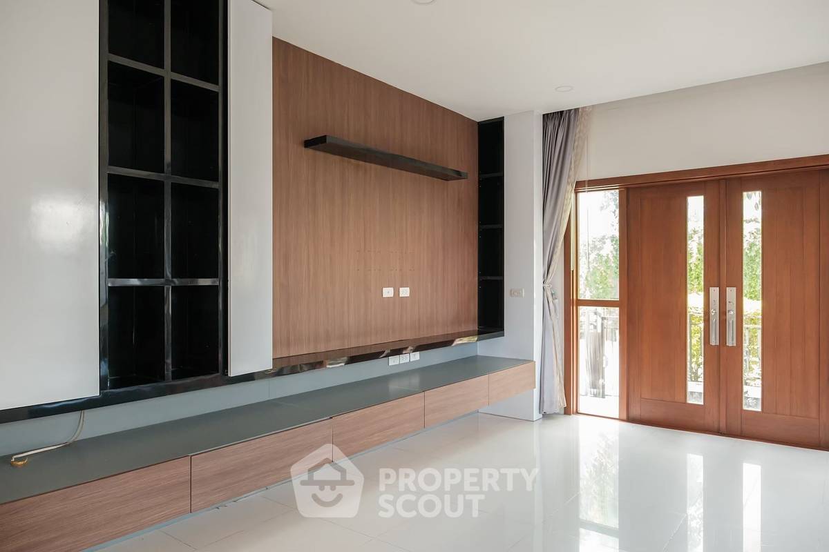 picture 5-BR House in Wat Chalo (ID 2059479) - 7/40