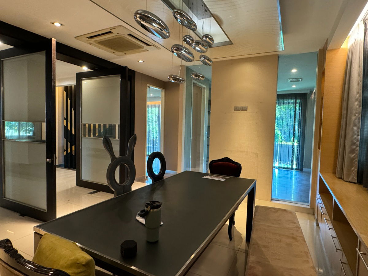 picture P0107 Golden Nakara – Spacious Luxury Home in Central Bangkok - 16/40