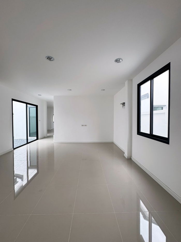 picture 2-storey detached house, modern style - 7/17