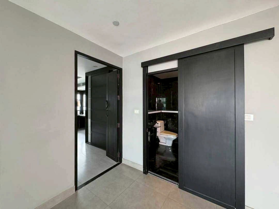รูป LTH12839 - Condo for sale คอนโด ขาย at Sathorn Gardens สาธรการ์เด้นส์ Size 230 sqm. 3 beds 3 baths Near BTS Sala Daeng Station ONLY 25 MB - รูปที่ 3/16