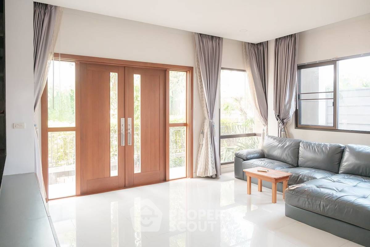 picture 5-BR House in Wat Chalo (ID 2059479) - 8/40