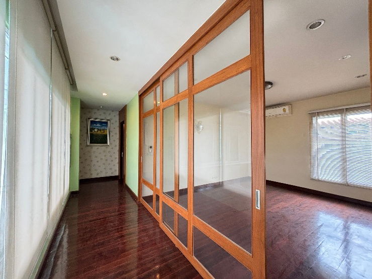 picture Big house 1 rai, Panya Inthra P4, Pool Villa for big family or company - 31/50