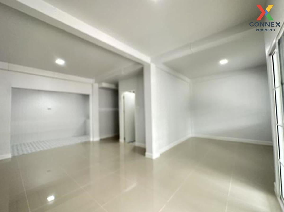 picture For Sale Townhouse/Townhome  , Baan Ruean Suk 2 , Lam Phak Kut , Thanyaburi , Pathum Thani , CX-125679 ✅ Live chat with us ADD LINE @connexproperty ✅  - 7/12