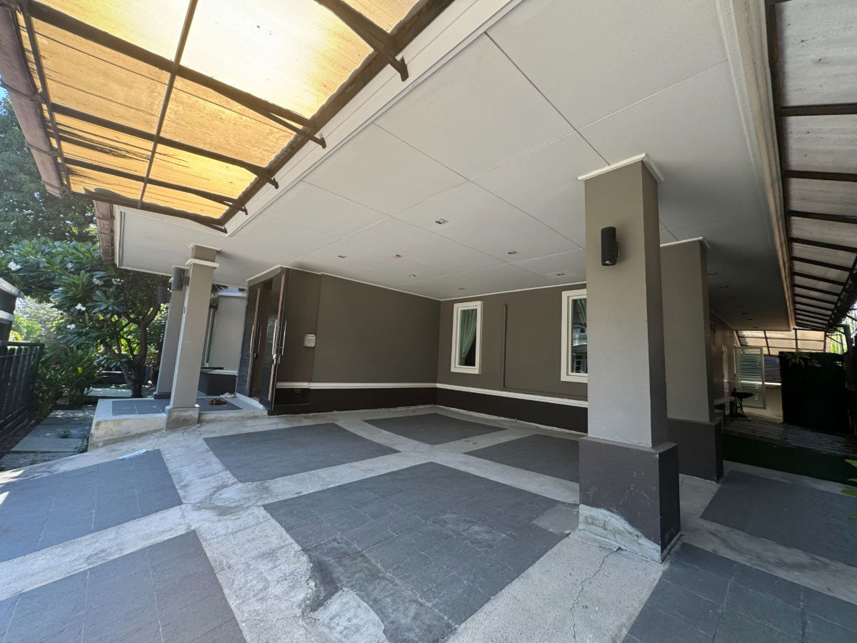 picture P0107 Golden Nakara – Spacious Luxury Home in Central Bangkok - 39/40