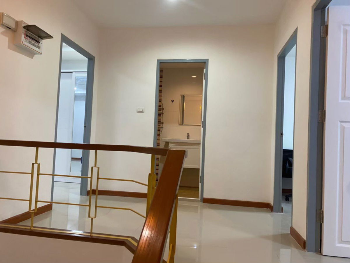 รูป 🏠 บ้านทาวน์เฮ้าส์ 2 ชั้น หมู่บ้านนนท์ธารา2 เส้นนครอินทร์  ราชพฤกษ์-พระราม5 🔸 เนื้อที่ 22 ตร.วา  3 ห้องนอน 2 ห้องน้ำ จอดรถได้ 2 คันรวมหน้าบ้าน  - รูปที่ 18/18