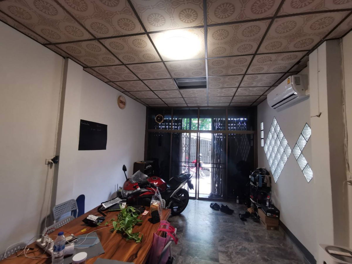picture For sale: townhouse 11 square wah, Soi Trok Chalong Krung, Charoen Krung. - 5/19