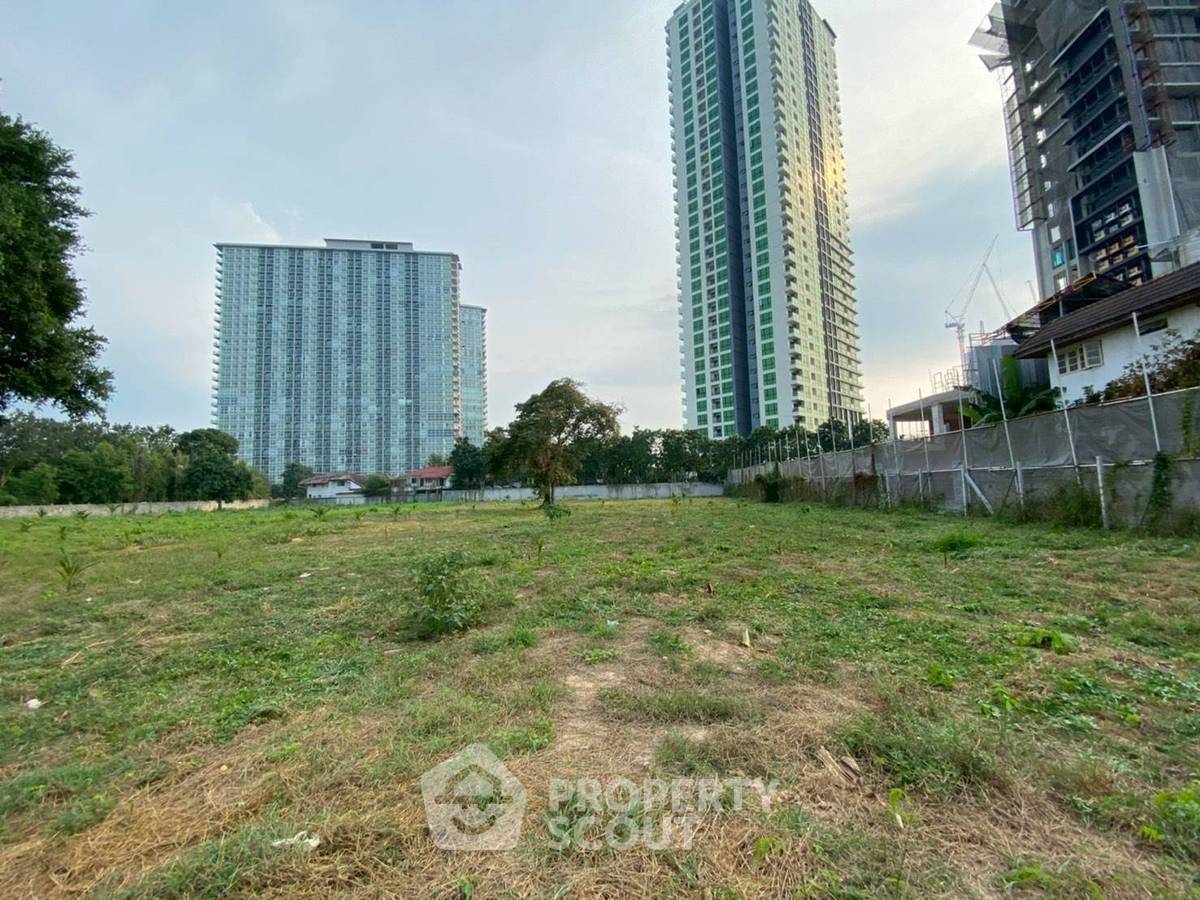 รูป ที่ดินสำหรับปล่อยขาย 8,220 ตารางเมตร แถว ใกล้ เมืองพัทยา (ID 2217301) - รูปที่ 1/5