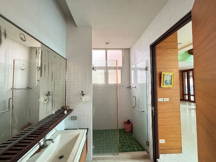 picture Big house 1 rai, Panya Inthra P4, Pool Villa for big family or company - 19/50