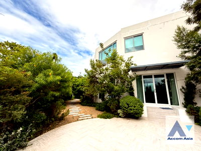 เช่าบ้านเดี่ยว วิทยาลัยเซาธ์อีสท์บางกอก : 🔼🔽 AccomA 📩 Home Office 2 BR House in  Suan Luang (AA44092)