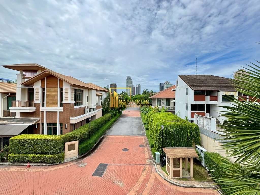 รูป Baan Sansiri 67 | Luxurious 4 Bed Pool Villa in Phra Khanong - BR7959SH - รูปที่ 34/68