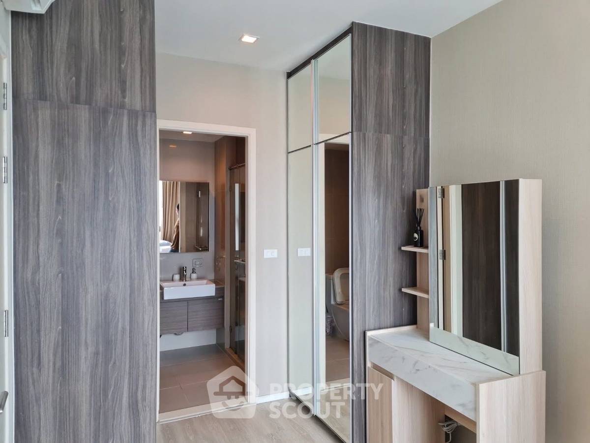 picture 1-BR Condo at Quinn Condo Ratchada 17 near MRT Sutthisan (ID 2217675) - 3/7