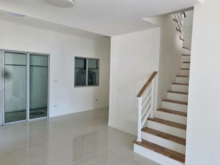 picture Selling a Townhome at The Connect 12, Klong Kaew 37 Alley, 97.85 sqm, 28.7 sq. wah, corner unit. - 4/12