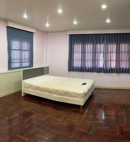 รูป ให้เช่า 1 ห้อง ที่  หมู่บ้านริมสวน - รูปที่ 6/8