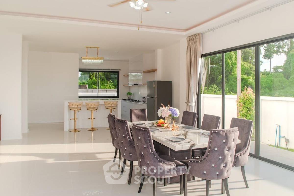 picture 4-BR House close to Pattaya (ID 2215846) - 6/14