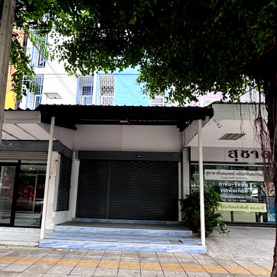 Shophouses for rent : WS1558 🏢 Commercial building for rent, 3.5 floors, Phatthanakan 57/1, next to 8-lane main road, cars pass all day! Only 35,000 baht/month
