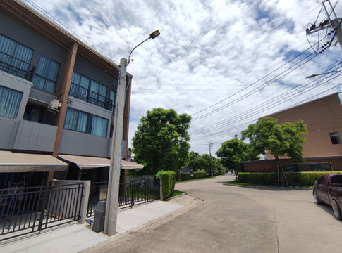 ให้เช่าทาวน์โฮม บ้านกลางเมืองพหลฯ - รามอินทรา 