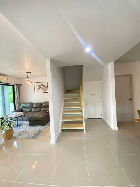 รูป ✅️🏡 ให้เช่าบ้านเดี่ยว 2 ชั้น พร้อมอยู่ เฟอร์นิเจอร์ครบ! 📍 หมู่บ้านอารียา โคโม่ (วงแหวน-รามอินทรา) หมู่บ้านสงบ เฟสบ้านเดี่ยว ไม่พลุกพล่าน - รูปที่ 5/19